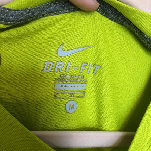 Neon Nike Dri-Fit size medium - Picture 2 of 6